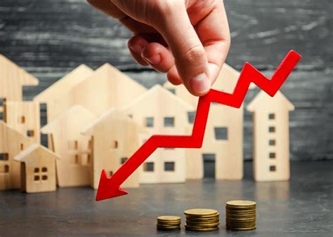 The national association of realtors estimates annual median home prices to increase by 8.0% in 2021 and by 5.5% in 2022. When Will Housing Prices Drop Again? - McKissock Learning