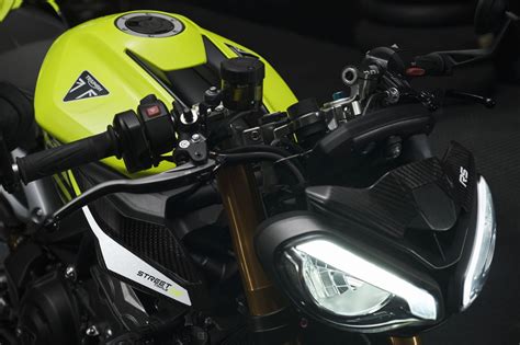 Motorrad Vergleich Triumph Street Triple Moto Edition Vs Mv
