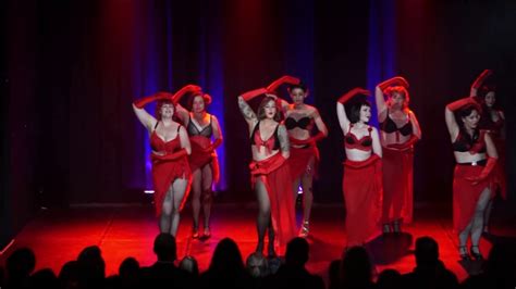 Beginner Classic Burlesque Students Perform Yma The Bombshell