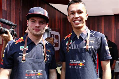 5.0 out of 5 stars 1. Max Verstappen slaat terug na domme opmerking Lewis ...