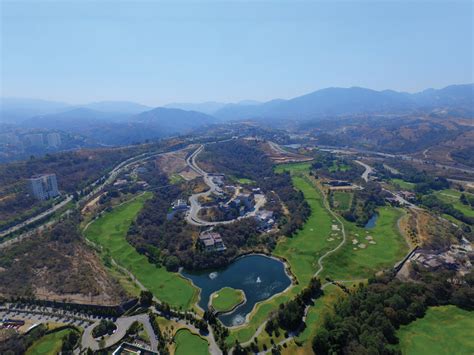 Nel corso degli ultimi 45 anni, vhs&b ha creato più di 250 percorsi in tutto il mondo, in più di 50 città e. Dos campos de golf diseñados por: Robert Von Hagge & Jack ...