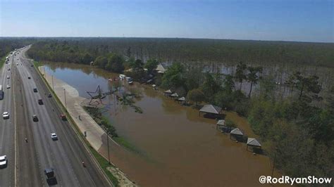 I 10 Reopened At Texas Louisiana Border After Flooding