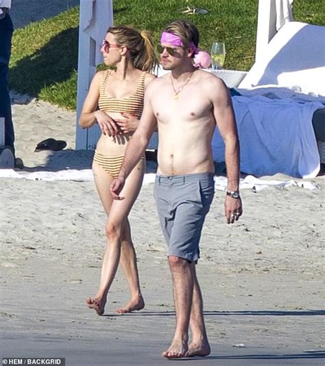 Friendly Exes Emma Roberts And Chord Overstreet Take Dip In Mexico As They Celebrate Pal S