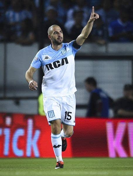 Falta cometida por carlos izquierdoz (boca juniors). Racing Club vs. Boca Juniors - Superliga 2018/19 | Fotos ...