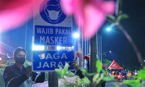 Rambu Wajib Masker dan Jaga Jarak Dipasang di Beberapa ...
