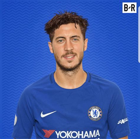 The world cup already passed by, but the attention still on the best footballer haircuts. Eden Hazard Haircut : Eden Hazard Haircut 2019 Bpatello - Eden hazard getting a haircut from a ...