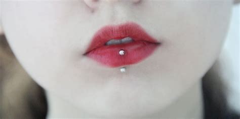 7 Unique And Fabulous Lip Piercing Jewelry Modelonamission