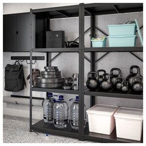 Oppbevaring kan være innebygd eller frittstående, og kan plasseres på mange smarte steder i alle mulige formater. https://www.ikea.com/no/no/p/bror-oppbevaring-hyller-skap ...