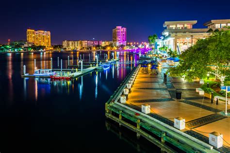 Tampa Bay El Gran Puerto Natural De Florida Usado Por El Marketing