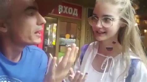 Emisoras Unidas Video Habla La Joven Rusa Que Fue Humillada Por Un
