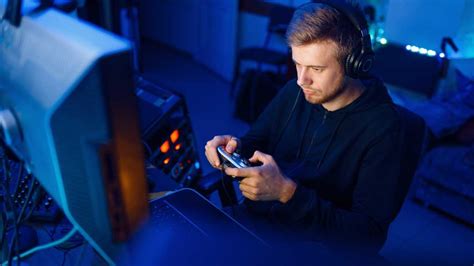 Pioneers in the field of video game addiction are making clear thaw fact that this problem is rapidly escalating. Video Game Addiction: Signs, Symptoms, And Treatment ...