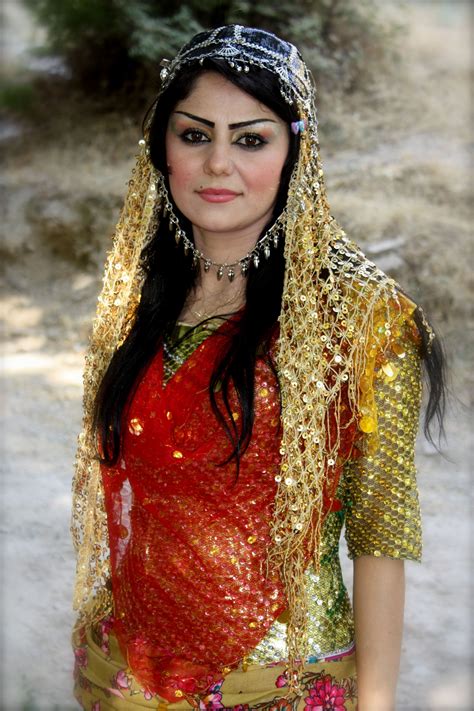 What A Beautiful Kurdish Girl In Her Traditional Dress Mensen Cultuur Gezicht