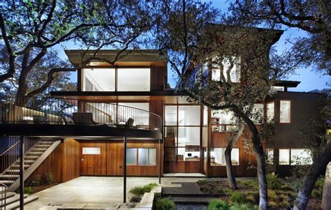 Modern beautiful homes and famous ancient buildings. Wood and Limestone House Built among Trees | Modern House Designs