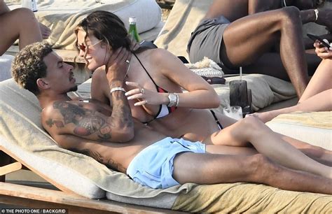 Ruby Mae Packs On Pda With Hunky Footballer Beau Dele Alli In Mykonos Readsector