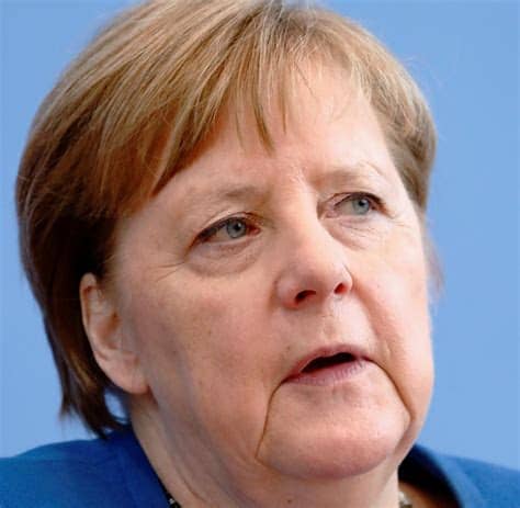 But so far, there was no vaccination or therapy for the respiratory disease caused by the coronavirus. Nach Medienkritik: Merkel bricht endlich in Corona-Panik ...