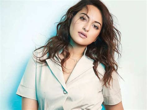Sonakshi Sinha Clarifies On Non Bailable Warrant Against Her This Is Pure Fiction And The Work