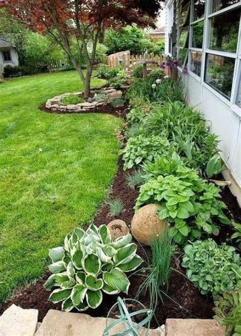 Incredible Flower Bed Design Ideas For Your Small Front Landscaping38