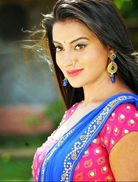 Bhojpuri Actress Akshara Singh Photos इस भोजपुरी हसीना की खूबसूरती देख फिल्म स्टार रवि किशन ने