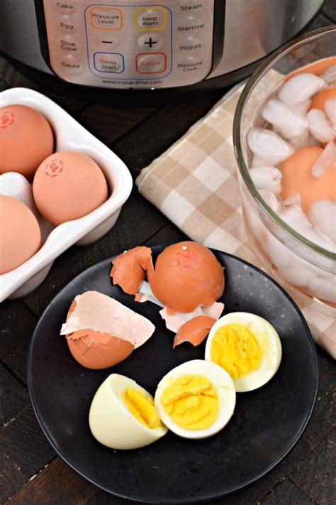 Nothing beats a perfectly boiled egg, but short of sacrificing an egg and cracking it open, it can be difficult to know when that egg is perfectly cooked. Perfect #instantpot Hard Boiled Eggs #pressurecooker #hardboiled #eggs #555method | Instant pot ...