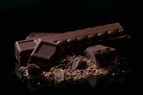 Reasons Why Dark Chocolate Makes You Happier