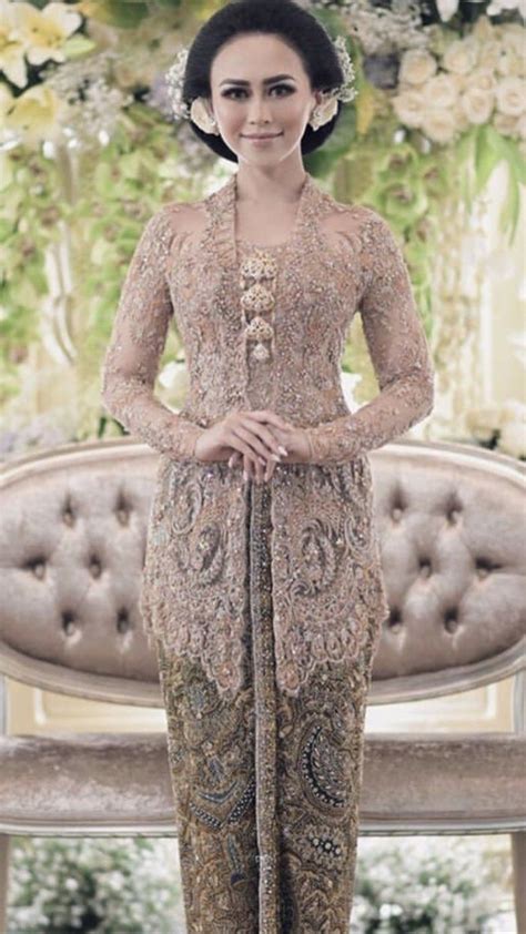 Pin By Sophie Keiko On Myfav Kebaya Dress Model Kebaya Modern Model Kebaya Brokat Modern