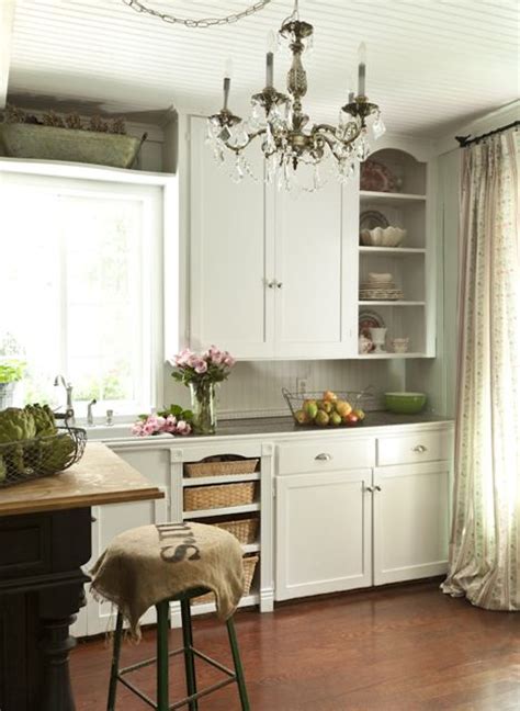 Below are some pictures of kitchens in the cottage style. 3 Tips for Buying the Perfect Chandelier - Ideas & Advice ...
