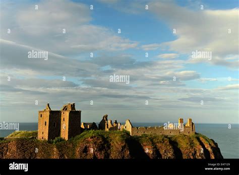 Dunnottar Castle Stonehaven Aberdeenshire Scotland Stock Photo Alamy