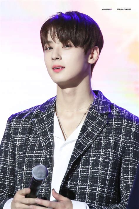 Cha eun woo (born lee dong min) is a south korean singer, actor, and member of the boy group 'astro'. Cha Eun Woo 차은우 Daily on (With images) | Cha eun woo, Woo ...