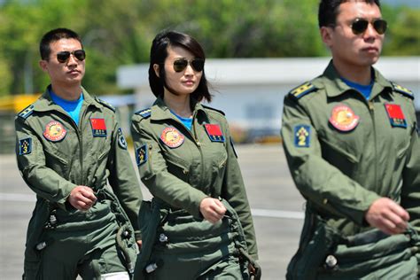 Chinas Female Fighter Pilots Perform Abroad For The First Time 5