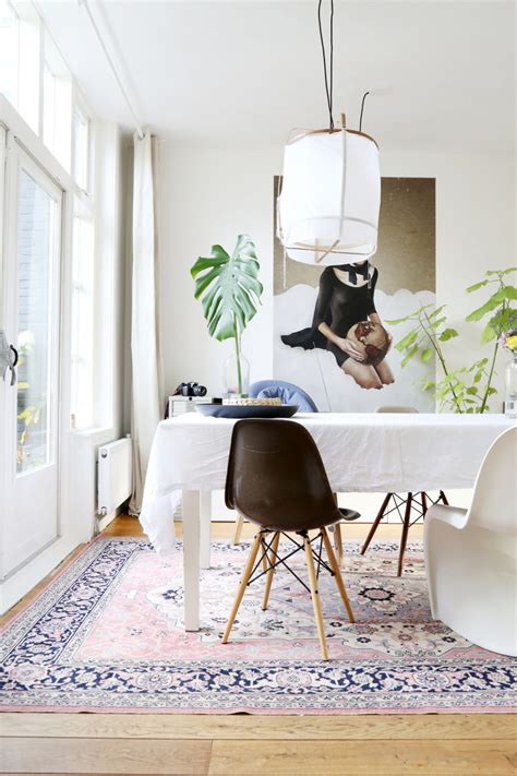 So, let's take a look and see if you're inspired to get onboard! Persian rug under dining table - donebymyself