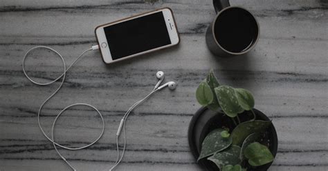 Podcasts About Minimalism Simple Living — Lessen