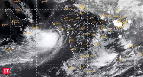 cyclone biparjoy heads towards gujarat mumbai coastline landfall expected between 4 to 8 pm
