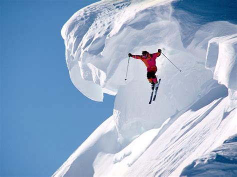 Download Skiing Sports Wallpaper