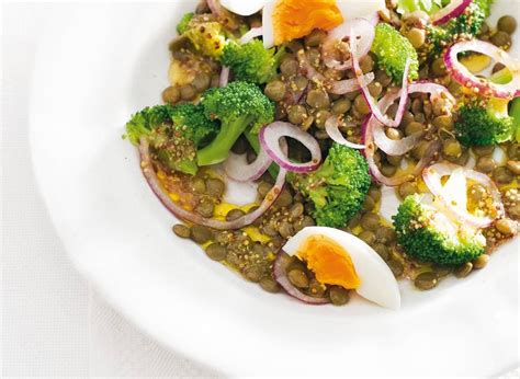 Linzensalade met broccoli en ei recept Allerhande Albert Heijn België