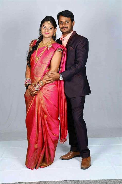 Pin By Ramishay Yaka On India Beauty Women Indian Photoshoot Indian Wedding Couple