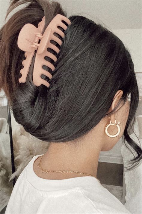 stunning how to use a small claw clip with thick hair trend this years best wedding hair for