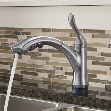 This fine contender comes with easy installation, the temperature dial that allows you to set your desired water temperature, and long life. 4353T-DST,AR-DST Delta Linden Standard Pull Out Touchless ...