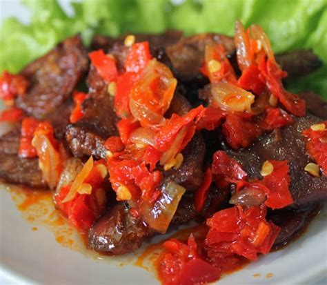 Cara membuat resep oseng kikil (tumis kulit sapi) butuh 8 bahan dan 5 langkah. Resep Cara Membuat Daging Merah Balado Pedas Gurih - Resep ...