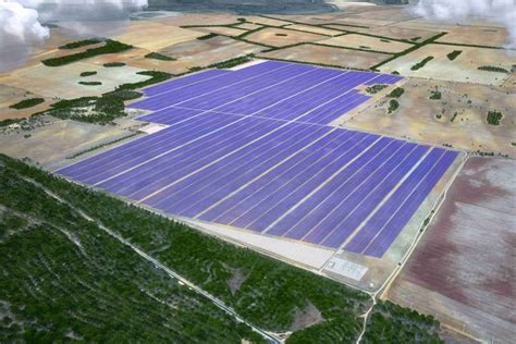Australia S Largest Solar Plant Built In Nsw In 2018 Saving With Solar