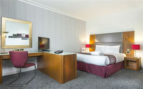 Call us for summer deals. Park Inn by Radisson London Heathrow, London | Book on ...