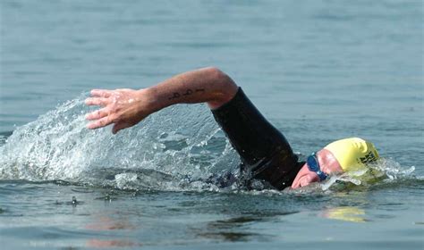 Hundreds Swim From Greenwich To Stamford For Cancer Research