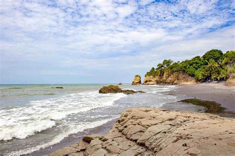 Visit Coastal Equador: Luxury Vacation Packages to Ecuador | LANDED Travel