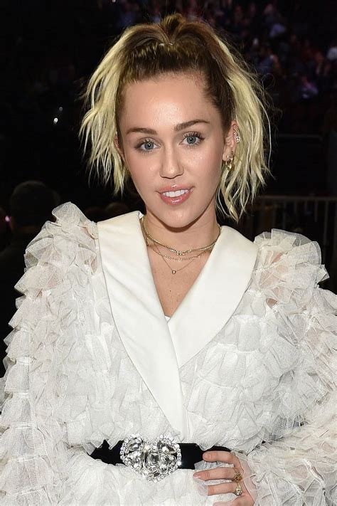 Katy Perry I Kissed A Girl May Be About Miley Cyrus Glamour Uk