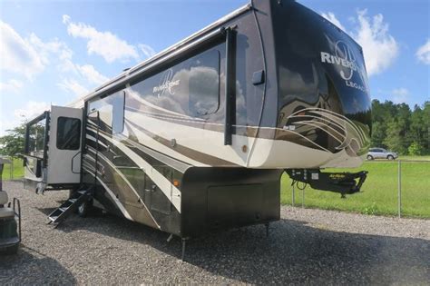 New 2019 Riverstone Legacy 38mb Overview Berryland Campers