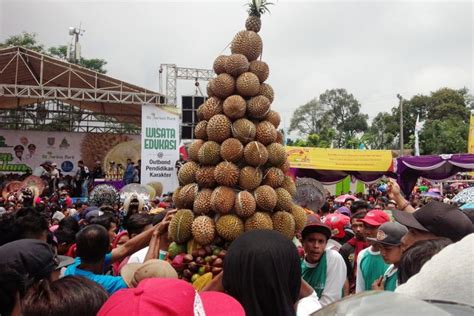 Kenduren Wonosalam Tradisi Berbagi Durian Sekaligus Promosi Wisata