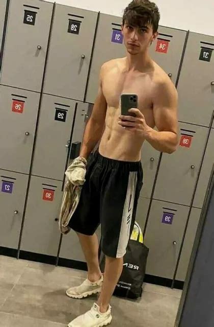 Shirtless Male Beefcake Muscular Locker Room Towel Hunk Jock Man Photo