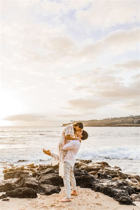 A Dreamy Engagement Session On The Beach In Lanai Beach Wedding Photography Beach Engagement