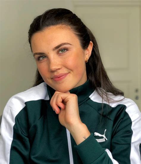 Ingrid syrstad engen ønskt av barcelona meisterligavinnar barcelona er med i kampen om ein signatur frå ingrid syrstad engen. Ingrid Engen (Norwegian football midfielder) : PrettyGirls