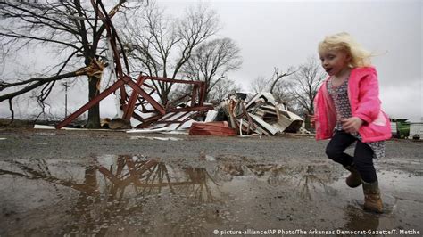 Deadly Winter Storms Slam Southern Us Dw Learn German