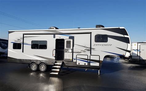 Everyone's traveling needs are different so there isn't a in addition to the above travel trailers brand we have included additional travel trailer manufacturers below for reference.when it. 9 Worst Travel Trailer Brands To Avoid In 2020, & Why ...